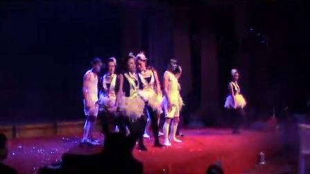 电影里搞笑舞蹈视频,揭秘电影中的搞笑舞蹈狂欢时刻